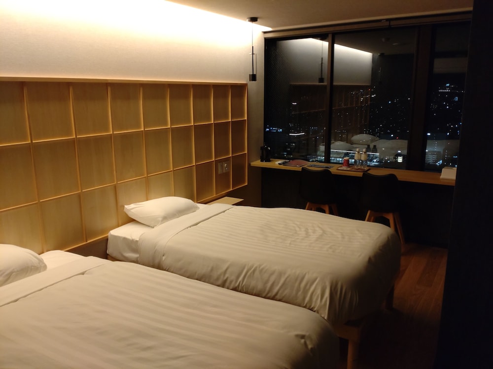 スタンダード ツインルーム シティビュー 客室1 | ホテル長崎