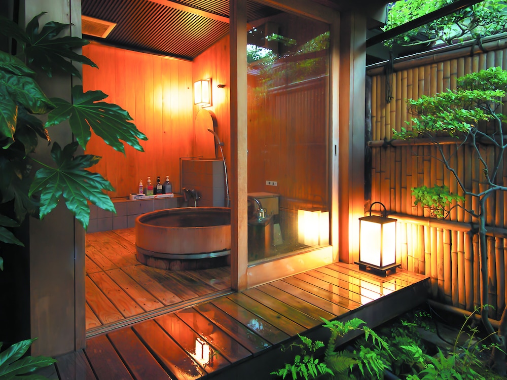 露天風呂付き和室 ガーデンビュー バスルーム2 | 灰屋