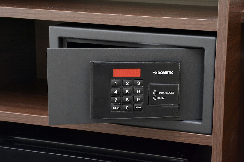 [禁煙] セミダブルルーム セーフティボックス0 | プレミアホテル -CABIN- 新宿