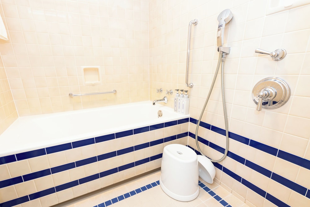 スタンダード ドナルドダックルーム (38~41㎡/禁煙) バスルーム0 | ディズニーアンバサダー®ホテル