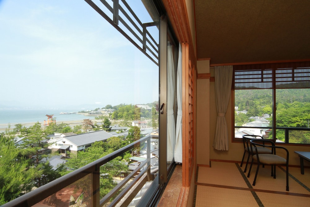 和室 オーシャンビュー 禁煙 エコノミー懐石料理コース ビーチ / オーシャン ビュー0 | 聚景荘