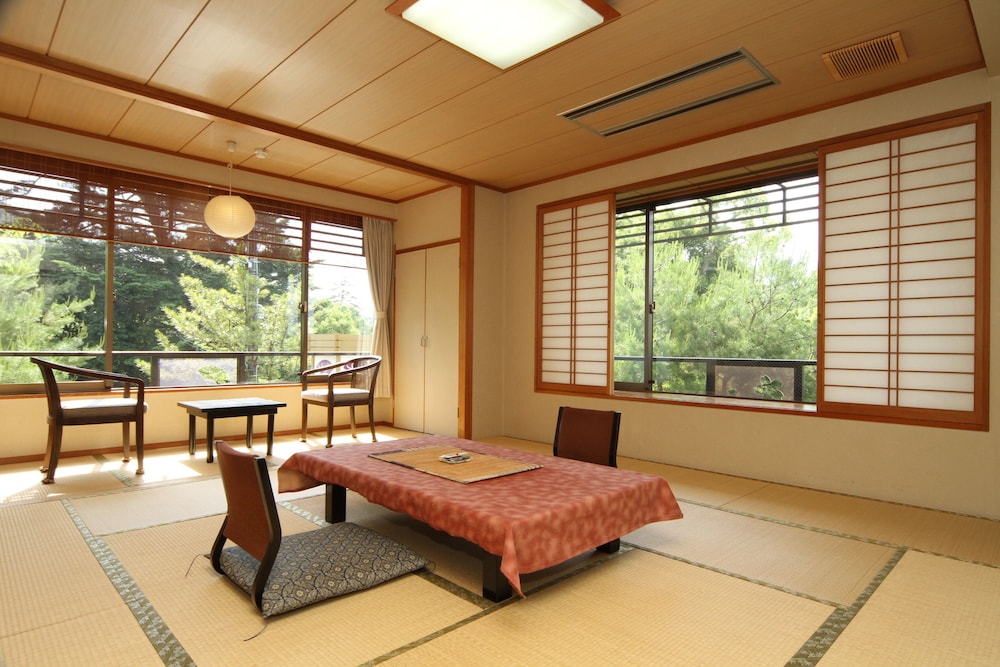 和室 マウンテンビュー 禁煙 エコノミー懐石料理コース 客室2 | 聚景荘