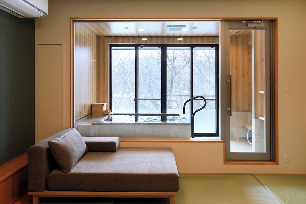 [半露天風呂付] 和室 | 奥日光ホテル四季彩