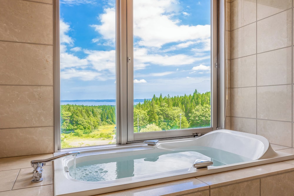 [洋室] ロイヤルスイート 禁煙 バスルーム0 | 亀の井ホテル 青森まかど