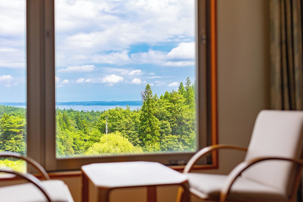 [和室] 12畳間 禁煙 部屋からの景観1 | 亀の井ホテル 青森まかど