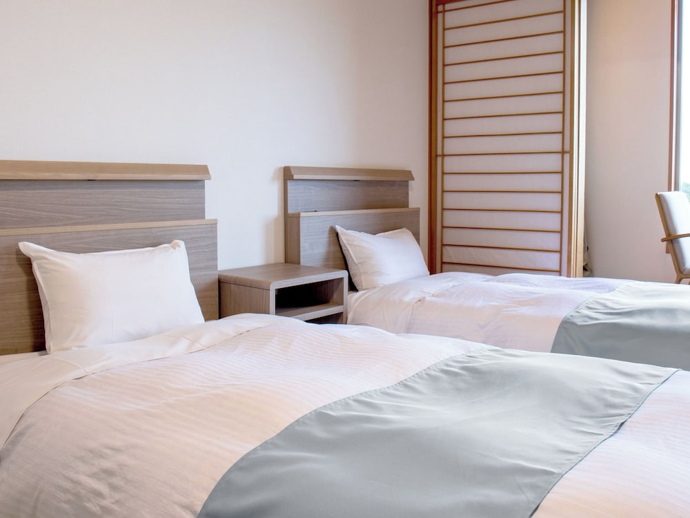 ファミリー ルーム 禁煙 客室2 | 亀の井ホテル 青森まかど