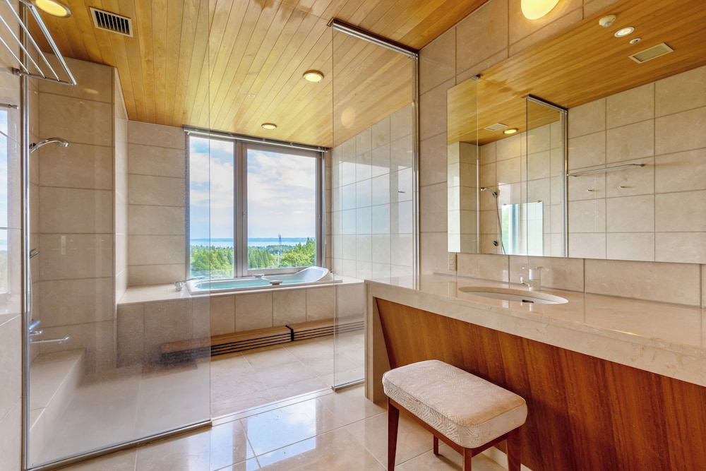 [洋室] ロイヤルスイート 禁煙 バスルーム1 | 亀の井ホテル 青森まかど