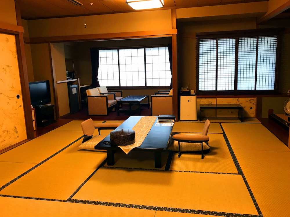 特別室 半露天風呂付 客室14 | おにやまホテル