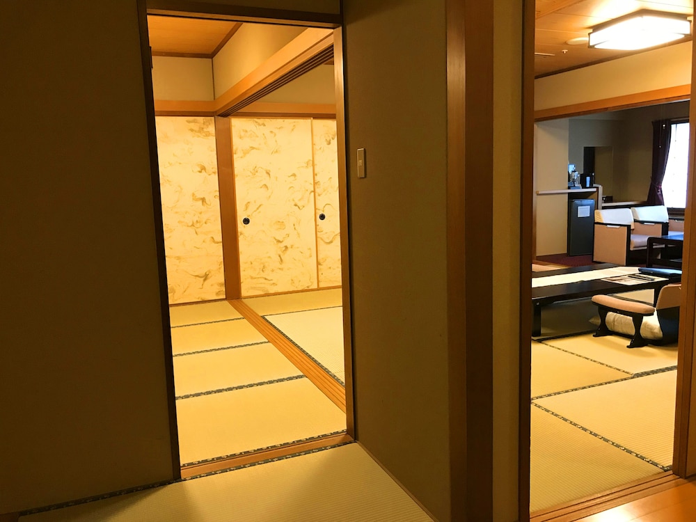 特別室 半露天風呂付 客室11 | おにやまホテル