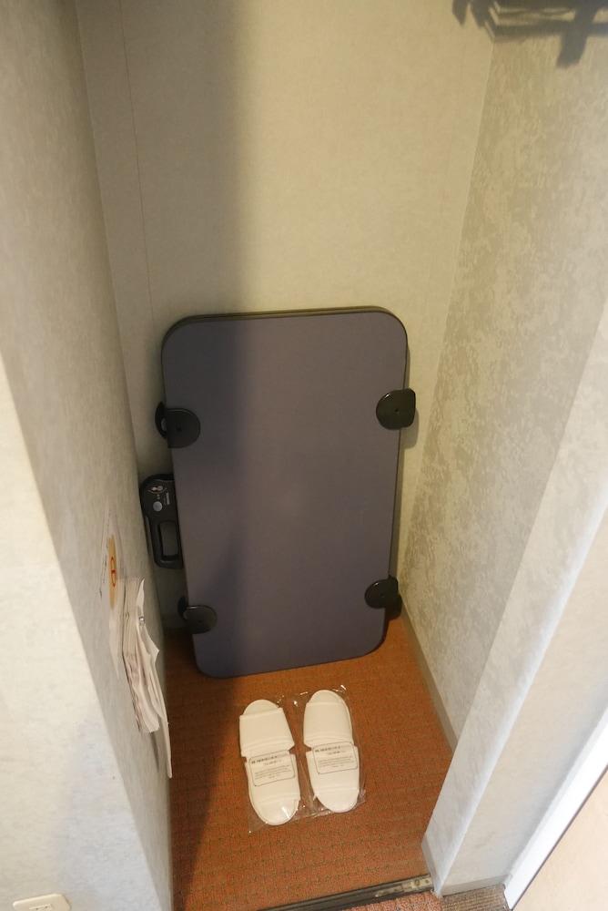 セミダブルルーム 禁煙 客室の設備とサービス1 | 横浜テクノタワーホテル