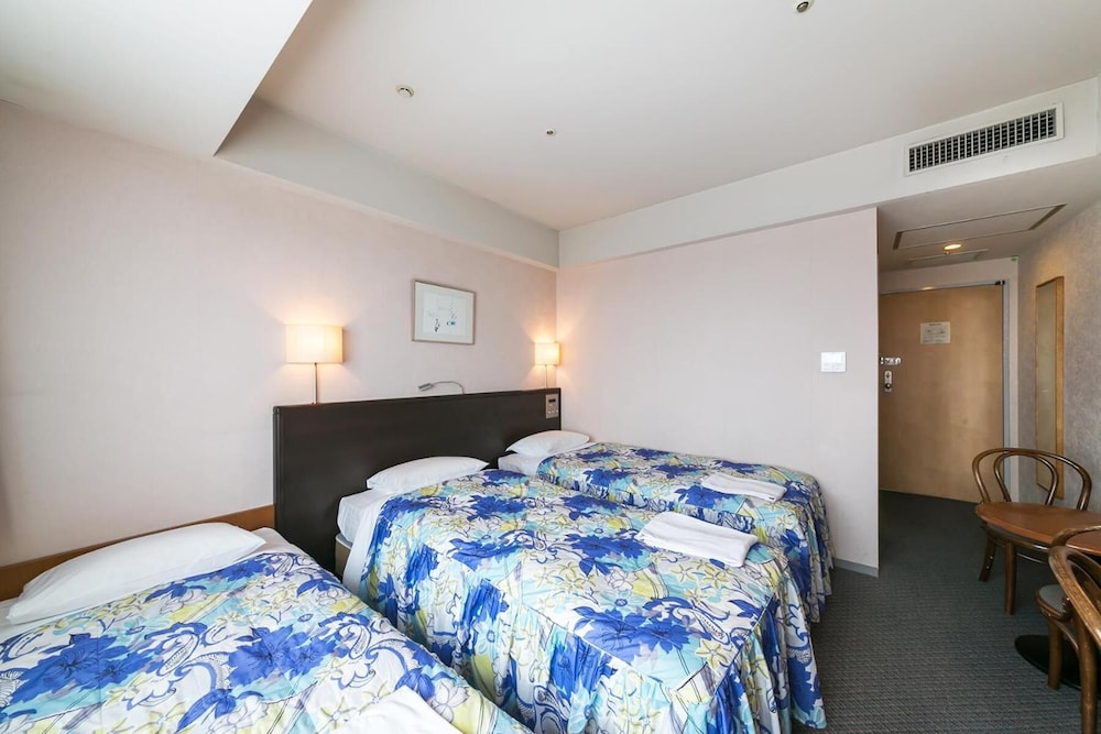 ラージトリプルルーム 禁煙 | 横浜テクノタワーホテル