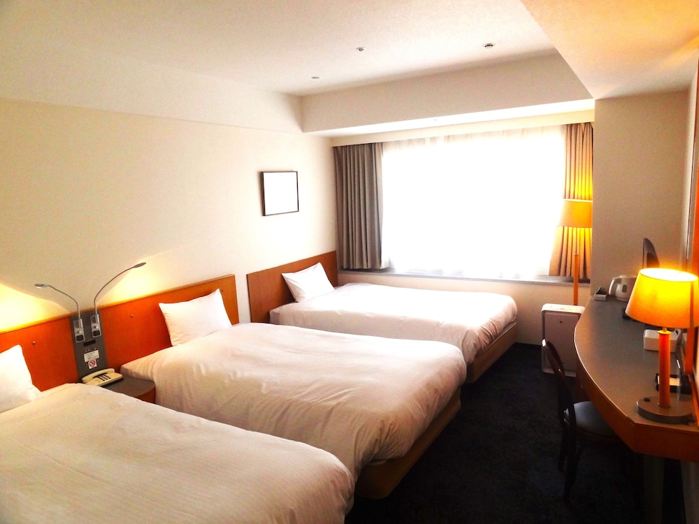 ラージトリプルルーム　禁煙 | 横浜テクノタワーホテル