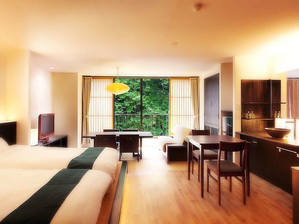 和洋室 客室2 | 会津東山温泉 庄助の宿 瀧の湯