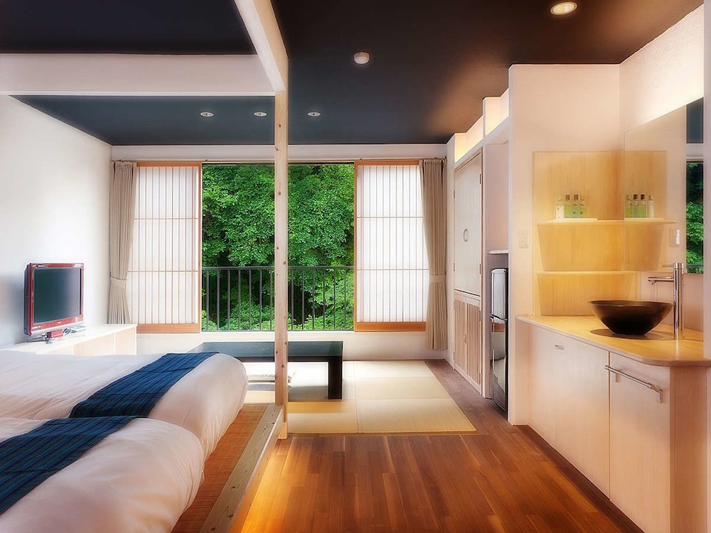 和洋室 客室1 | 会津東山温泉 庄助の宿 瀧の湯