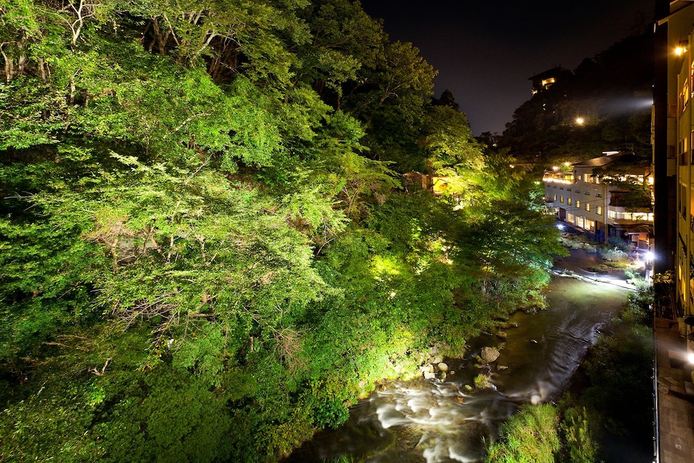 スタンダード 和室 部屋からの景観0 | 会津東山温泉 庄助の宿 瀧の湯