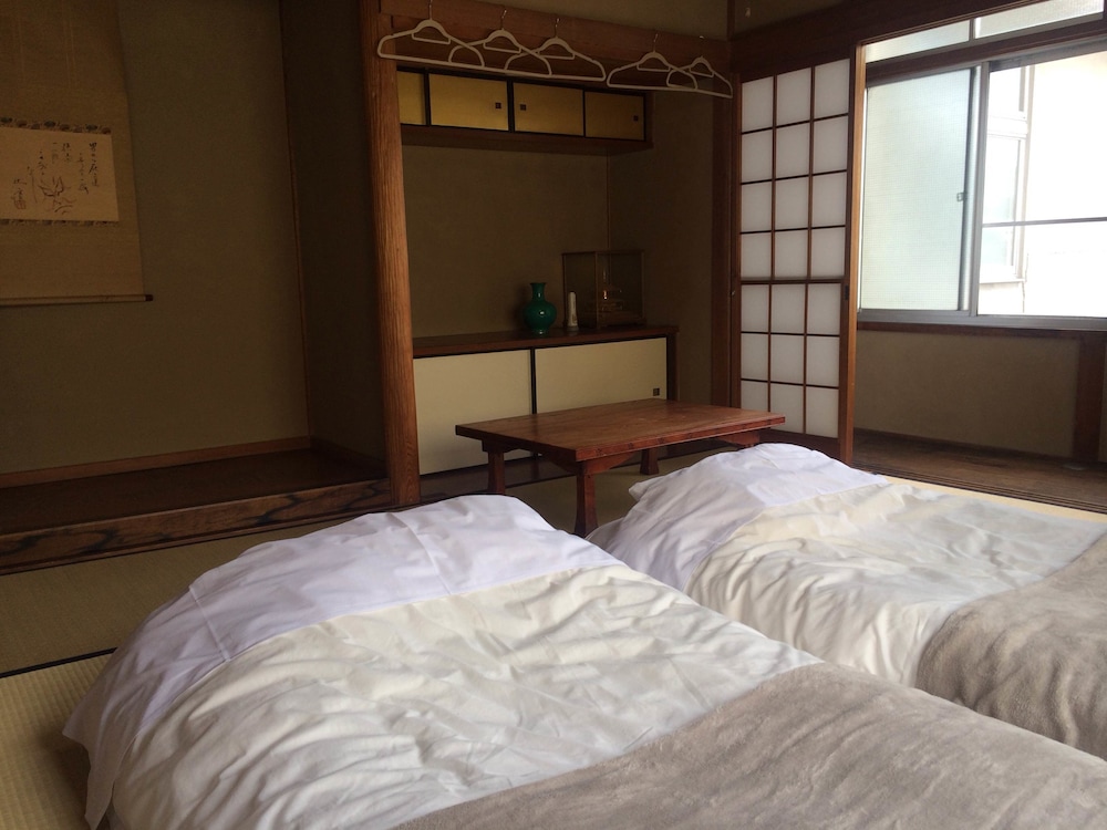個室(和室) 客室2 | 喫茶、食堂、民宿。なごのや