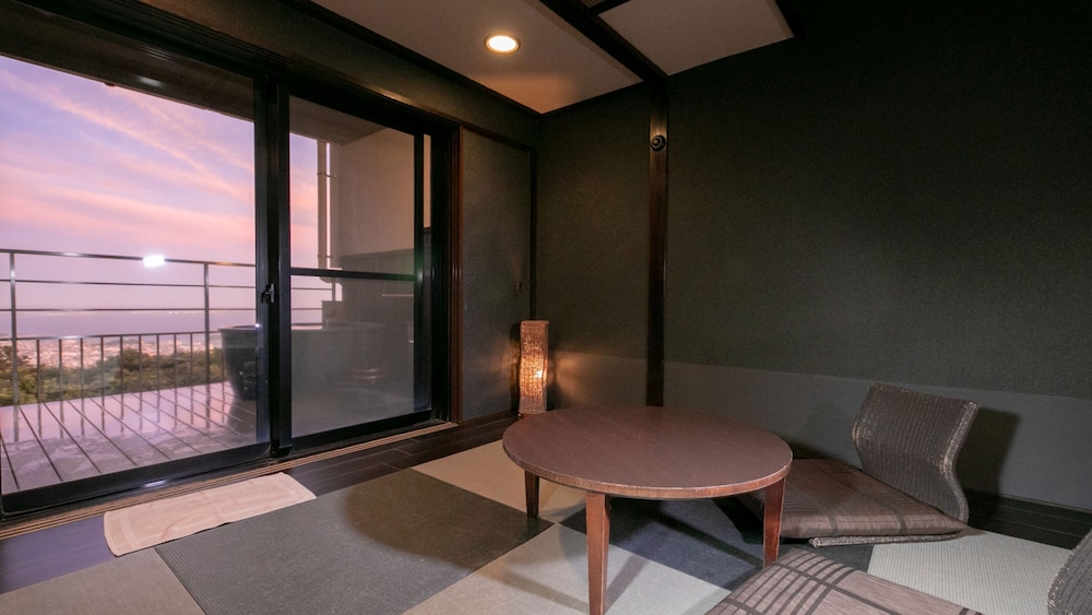 スタンダード ダブルルーム 客室1 | 天の丸