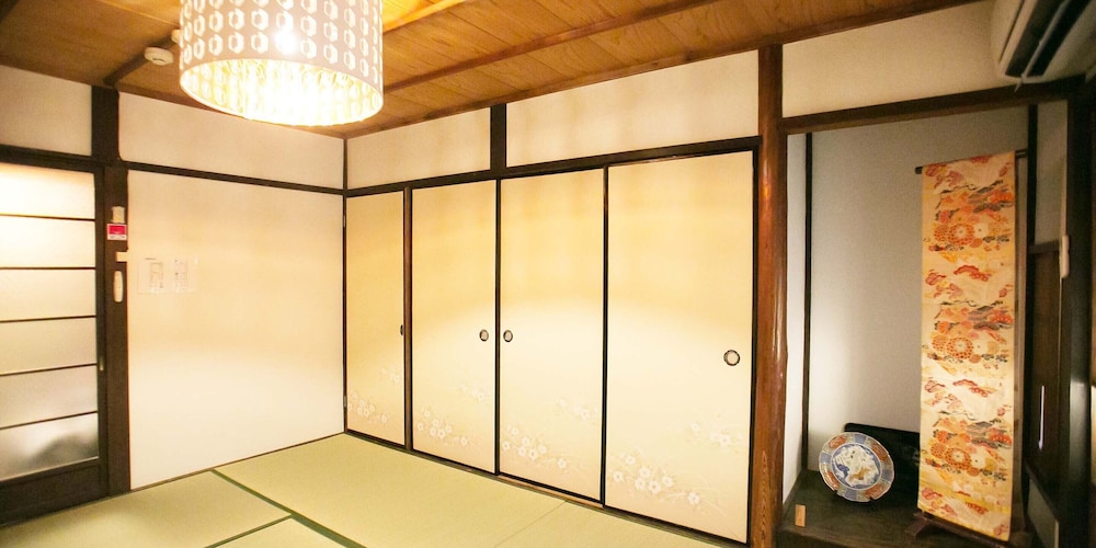 梅Ume 1階和室 京間6畳 禁煙 客室2 | 京の宿 華 西陣