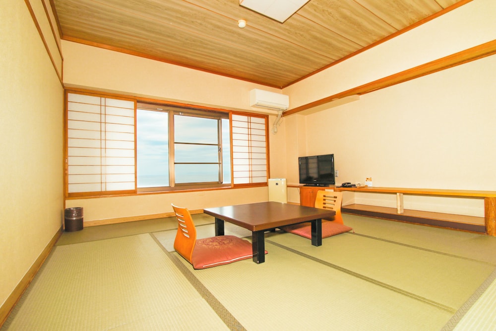 [禁煙] スーペリア和室10畳 海の見える内風呂付 | 大江戸温泉物語 土肥マリンホテル