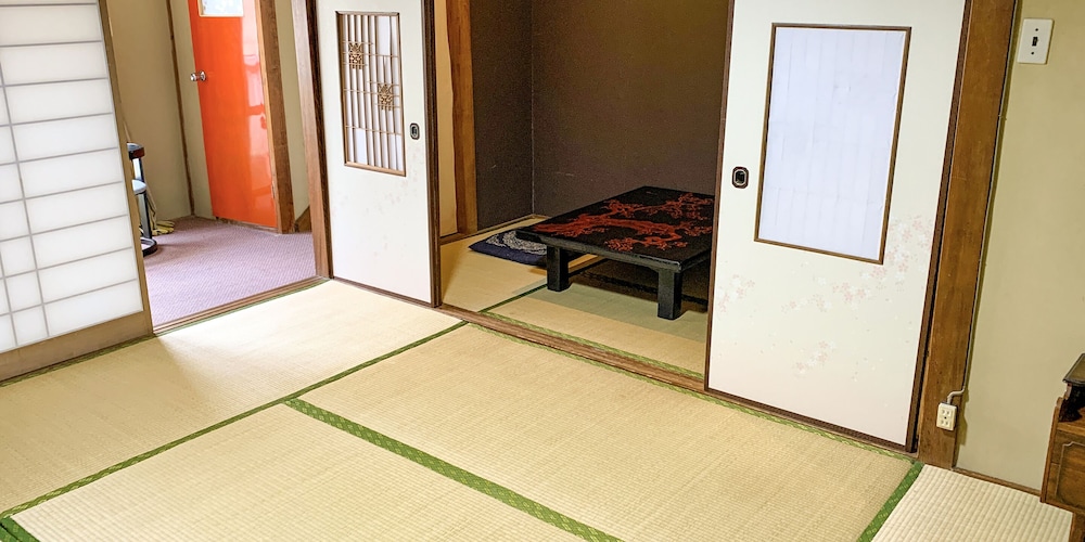 メゾネット(和室6畳2間) 客室1 | 別府のお宿 加賀屋