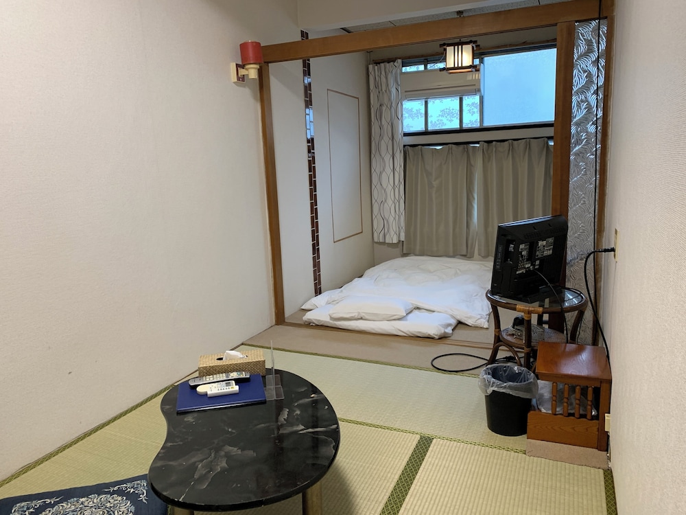1-2名用客室 | 別府のお宿 加賀屋