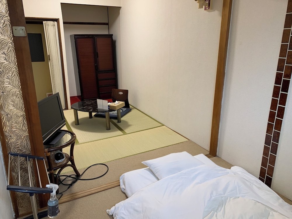 1-2名用客室 客室1 | 別府のお宿 加賀屋