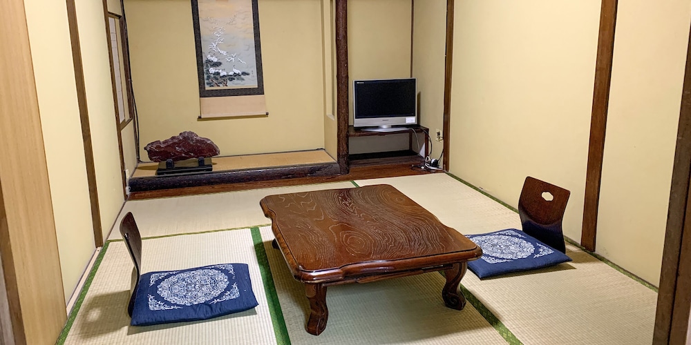 和室6畳(1-2名) 客室2 | 別府のお宿 加賀屋