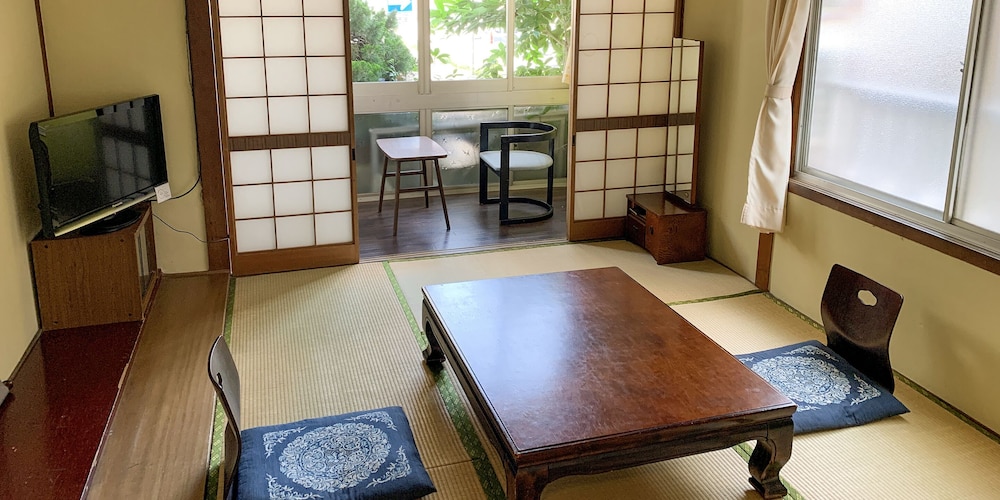 和室6畳(1-2名) 客室1 | 別府のお宿 加賀屋