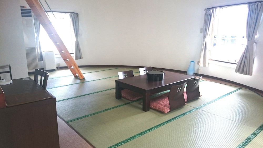 コテージ 和室タイプ 禁煙 客室2 | 縄文の宿 まんてん