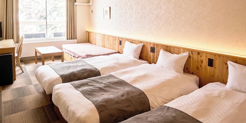 トリプルルーム　洗面・トイレ付 客室2 | ホテルアベスト白馬リゾート