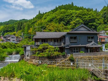 清流とほたるの宿 高尾荘