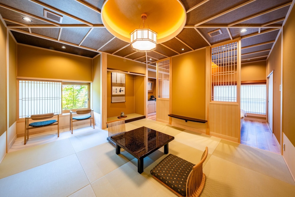 デラックス ルーム 禁煙 浴槽 客室2 | 宿坊 準別格本山 恵光院