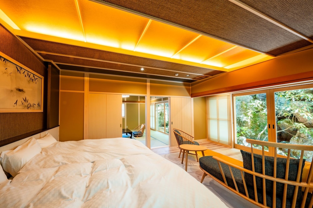 ジュニア スイート 禁煙 浴槽 客室2 | 宿坊 準別格本山 恵光院