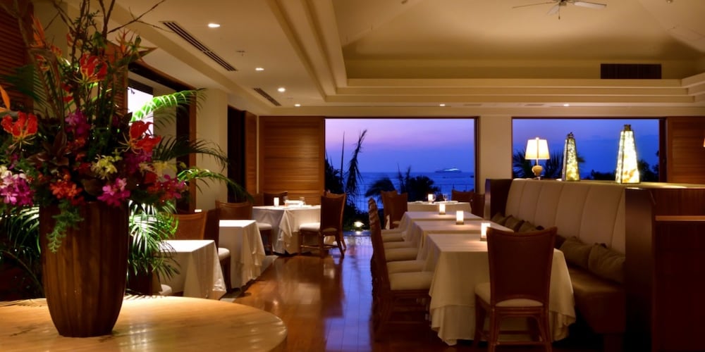 レストラン1 | ジ・ウザテラス ビーチクラブヴィラズ