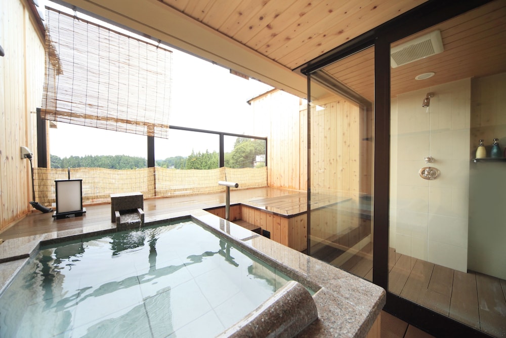 露天風呂付和室　町側 バルコニー1 | 飛騨・高山温泉 宝生閣