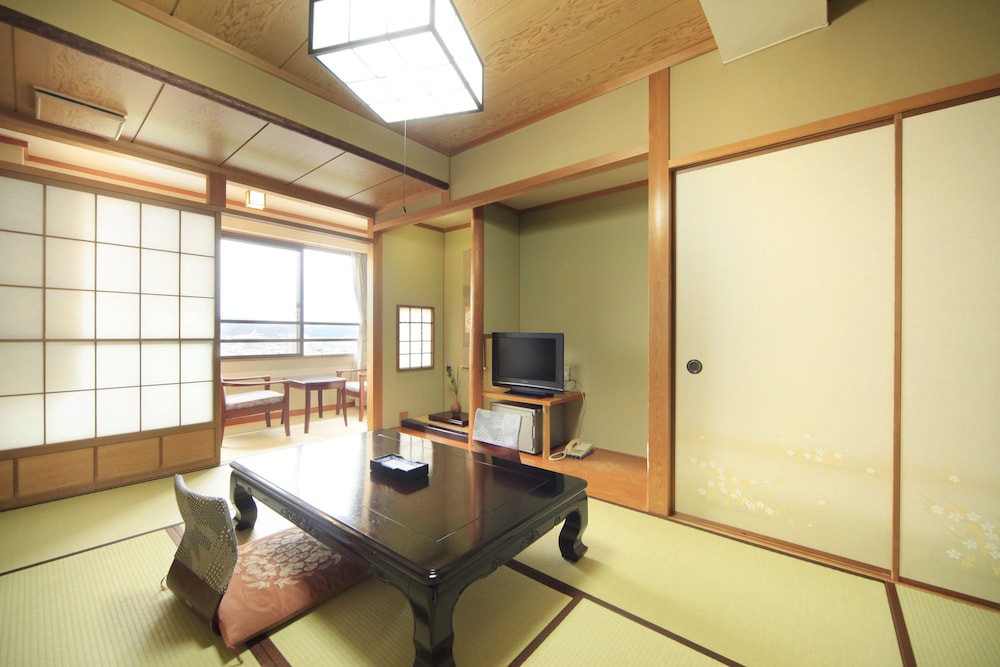 和室　8-10畳　町側 客室1 | 飛騨・高山温泉 宝生閣