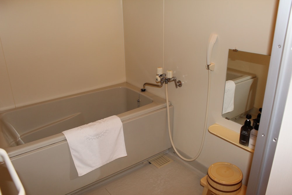 西館 和洋室 布団付き 9・10階フロア 禁煙 バスルーム0 | 知床第一ホテル