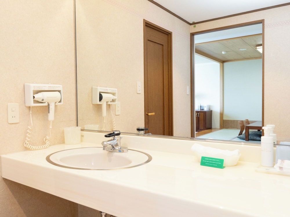 西館　和洋室　布団付き　9・10階フロア　禁煙 バスルーム1 | 知床第一ホテル