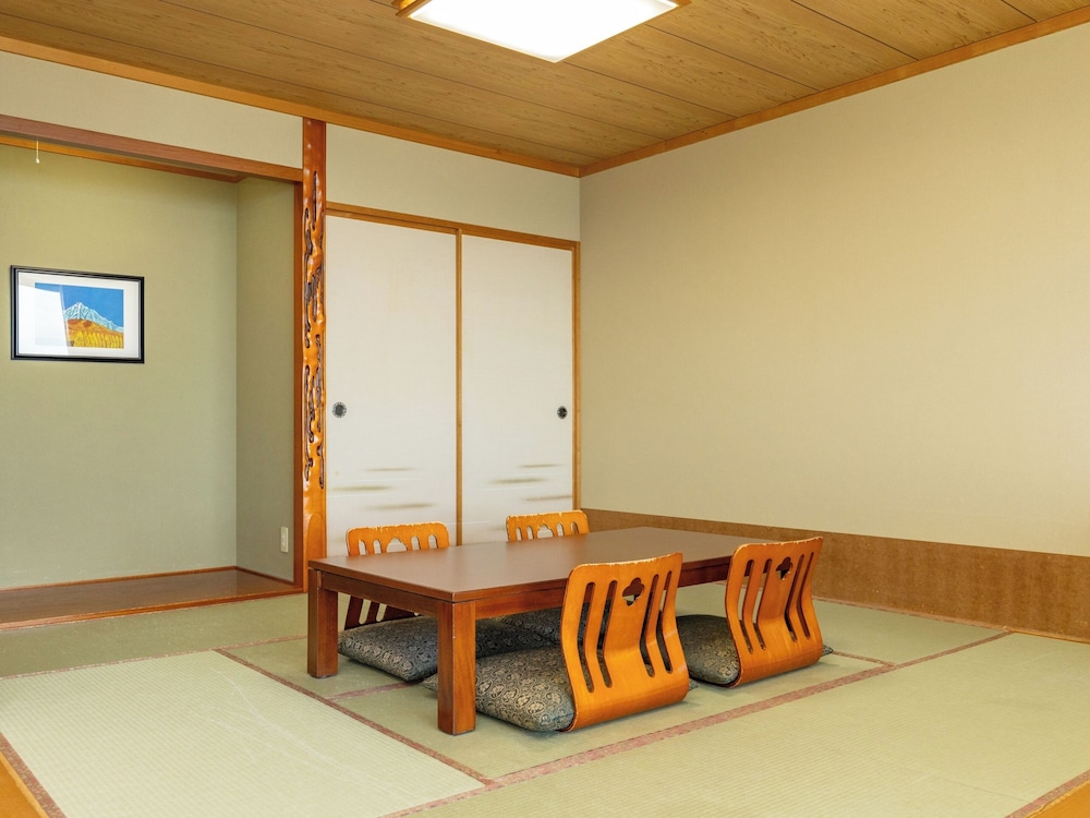 西館　和洋室　布団付き　9・10階フロア　禁煙 客室3 | 知床第一ホテル