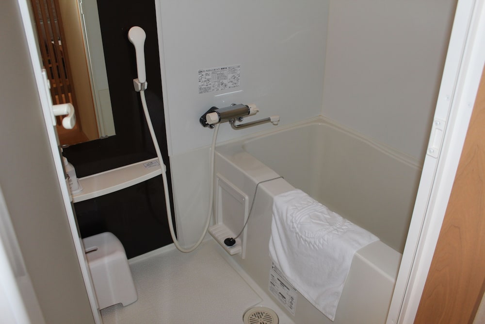 至然館 和洋室 角部屋 布団付き 禁煙 バスルーム0 | 知床第一ホテル