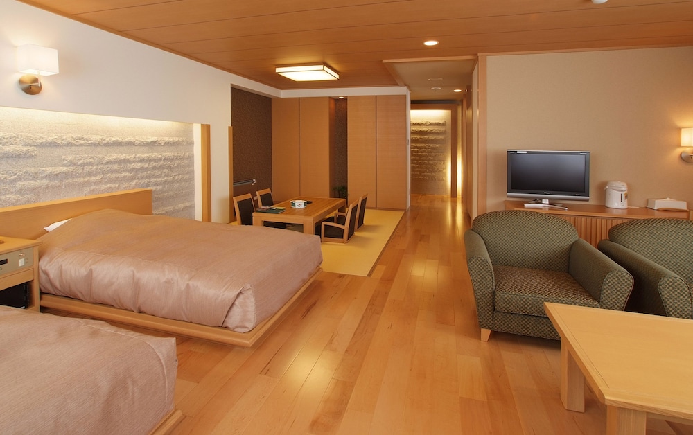 至然館 和洋室 角部屋 布団付き 禁煙 客室1 | 知床第一ホテル