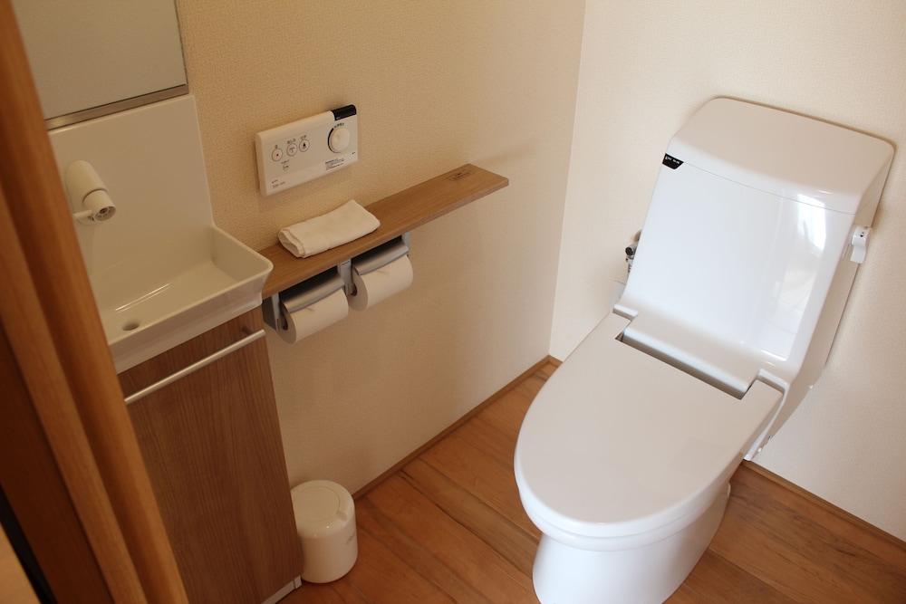 西館 和室ツイン 禁煙 バスルーム1 | 知床第一ホテル