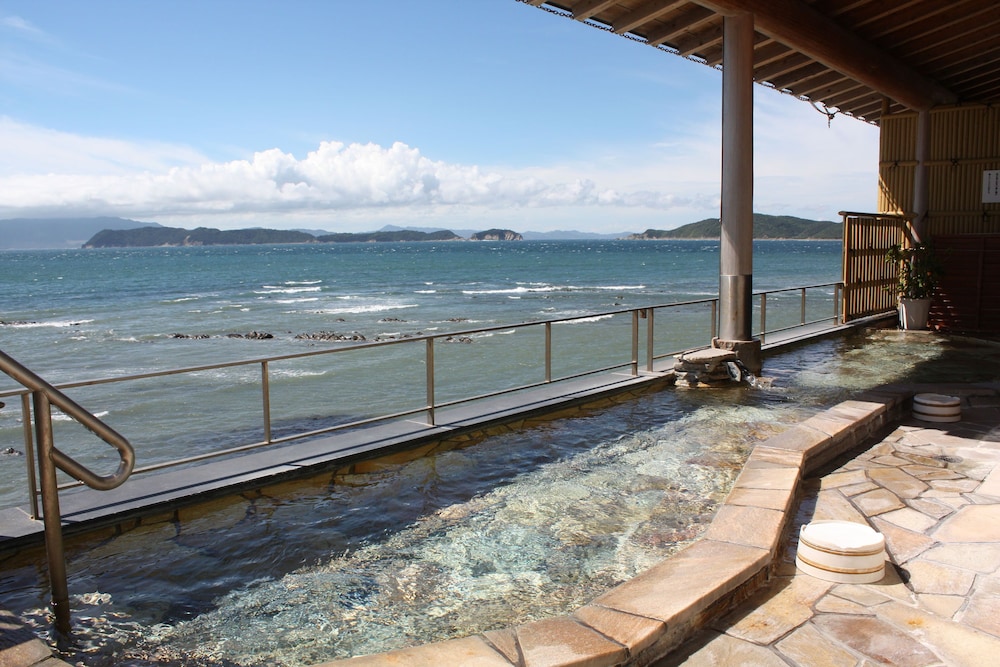 [喫煙] 山側和室 共用バス | 加太温泉 シーサイドホテル加太海月