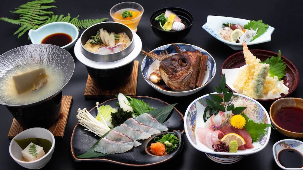 [禁煙] 山側和洋室 海鮮会席ディナー&朝食付き | 加太温泉 シーサイドホテル加太海月