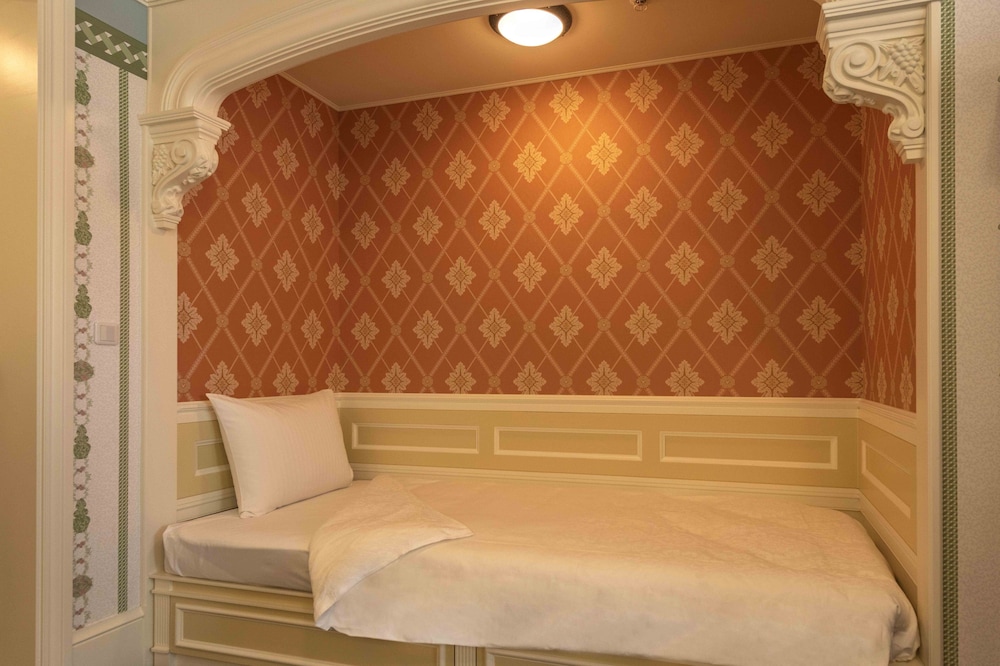 スタンダード スーペリアアルコーヴルーム(1～9階／禁煙） 客室4 | 東京ディズニーランド®ホテル