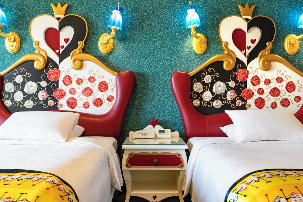 キャラクター ディズニーふしぎの国のアリスルーム（3～9階／禁煙) 客室2 | 東京ディズニーランド®ホテル