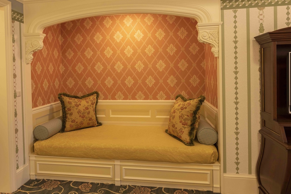 スタンダード スーペリアアルコーヴルーム(1～9階／禁煙） 客室2 | 東京ディズニーランド®ホテル