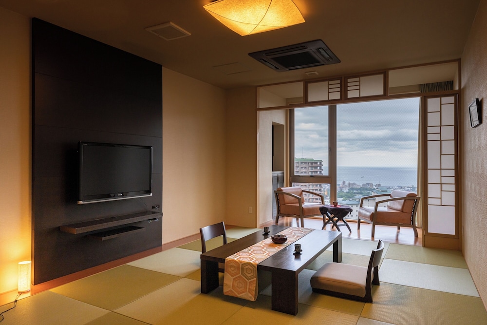 新館 月ノ想ファミリールーム(松風) | 別府観海寺温泉 旅亭松葉屋