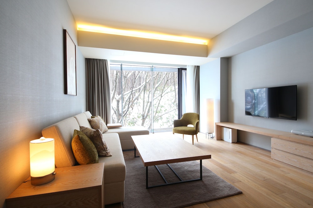 2ベッドルーム アパートメントA [フォレストビュー] リビングルーム1 | AYA ニセコ