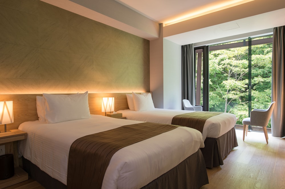 3 ベッドルーム アパートメント [スキーリゾート側] 客室1 | AYA ニセコ